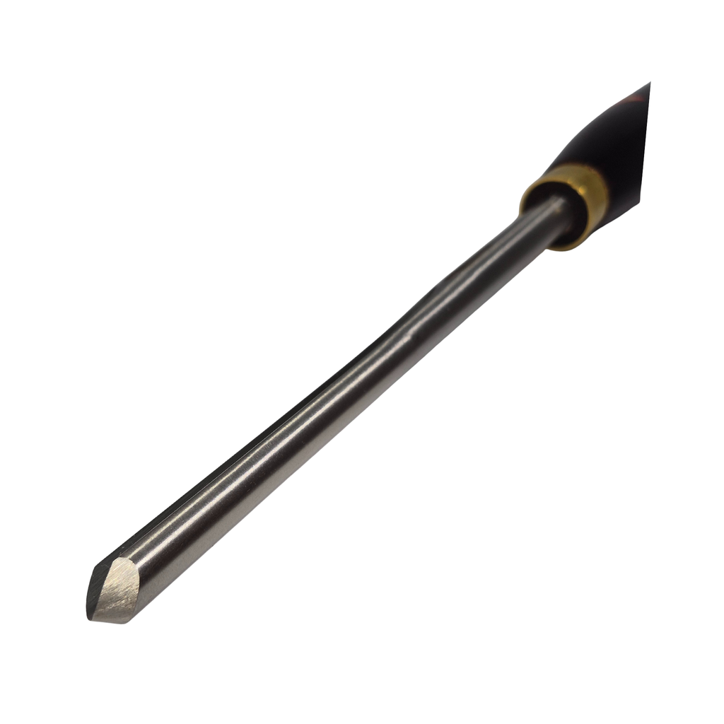 close up of woodturning 1/2" bowl gouge with fingernail grind high speed steel blade